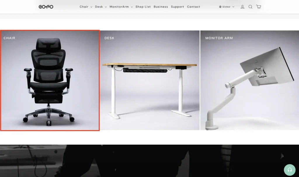 CHAIRとDESKとMONITOR ARMの画像。