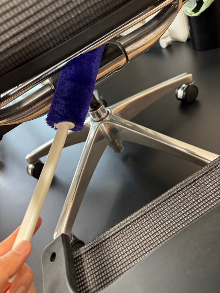 チェアの狭い部分の掃除